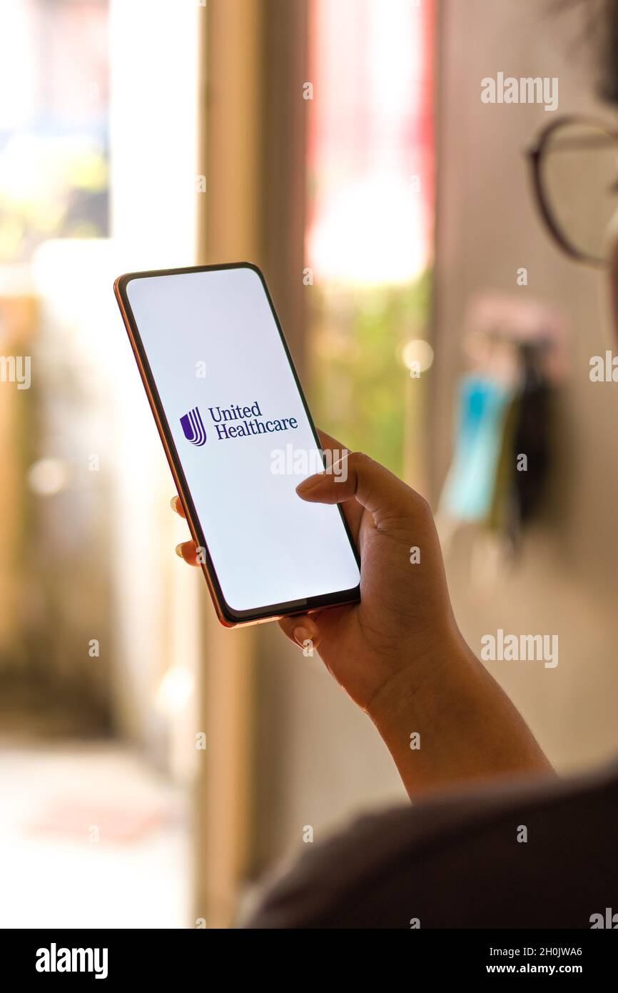 West Bangal, India - 09 ottobre 2021 : UnitedHealthcare logo sullo schermo del telefono immagine stock. Foto Stock