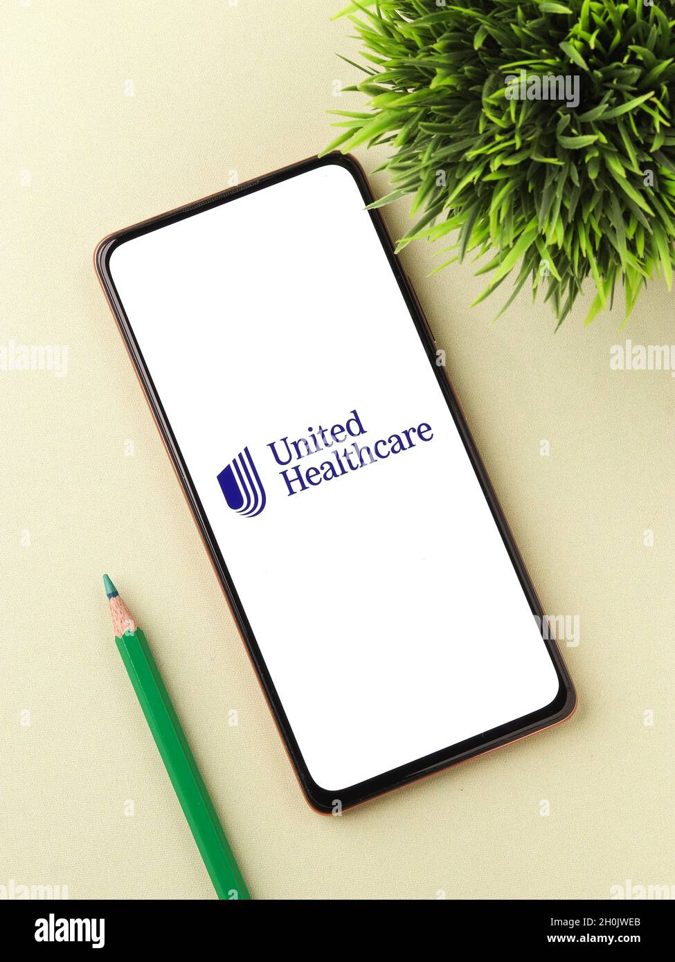 West Bangal, India - 09 ottobre 2021 : UnitedHealthcare logo sullo schermo del telefono immagine stock. Foto Stock