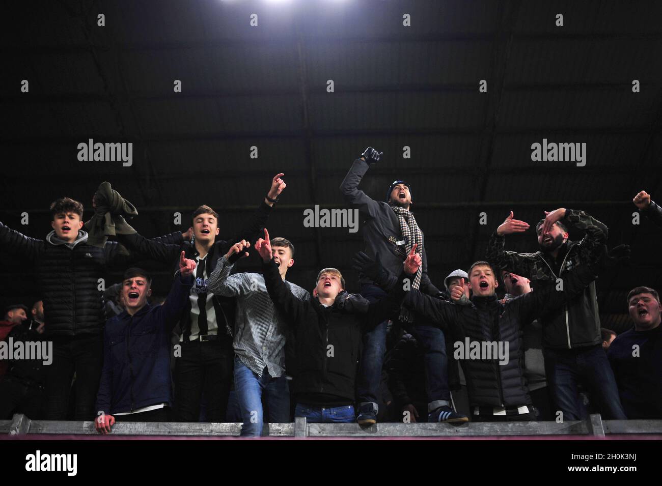 I tifosi del Newcastle United festeggiano al fischio finale Foto Stock