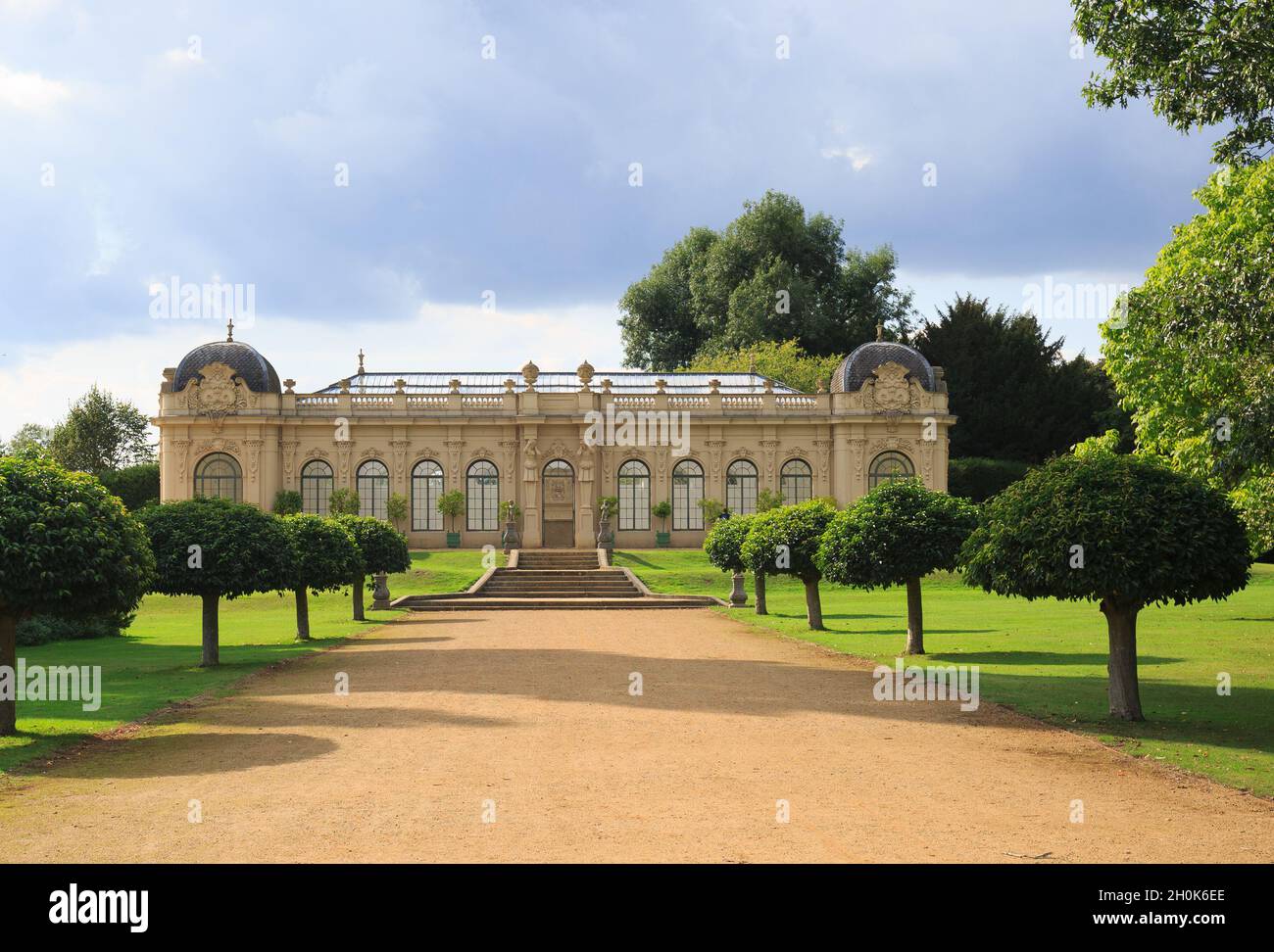 The Orangery, Wrest Park, 2021. The Orangery at Wrest Park è designato come un edificio classificato di grado II a causa dell'interesse artistico e l'uso di OR classico Foto Stock
