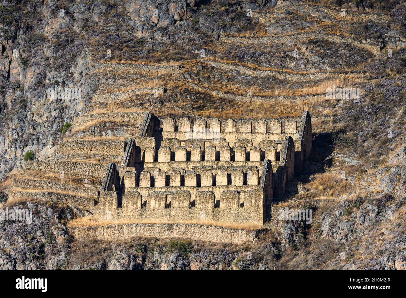 Mura di pietra di rovina Inca vicino Ollantaytambo, Cuzco, Perù. Sud America. Foto Stock