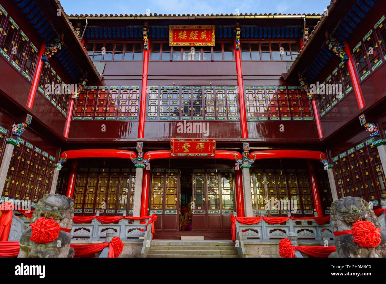 Anhui, Cina - 04 novembre 2017: Tempio storico, Monte Jiuhua, Anhui, Cina Foto Stock