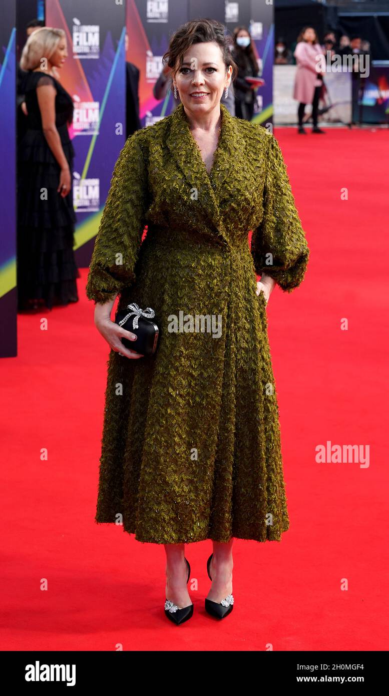 Olivia Colman arriva per la prima britannica di "The Lost Daughter", al Royal Festival Hall di Londra durante il BFI London Film Festival. Data di emissione: Mercoledì 13 ottobre 2021. Foto Stock