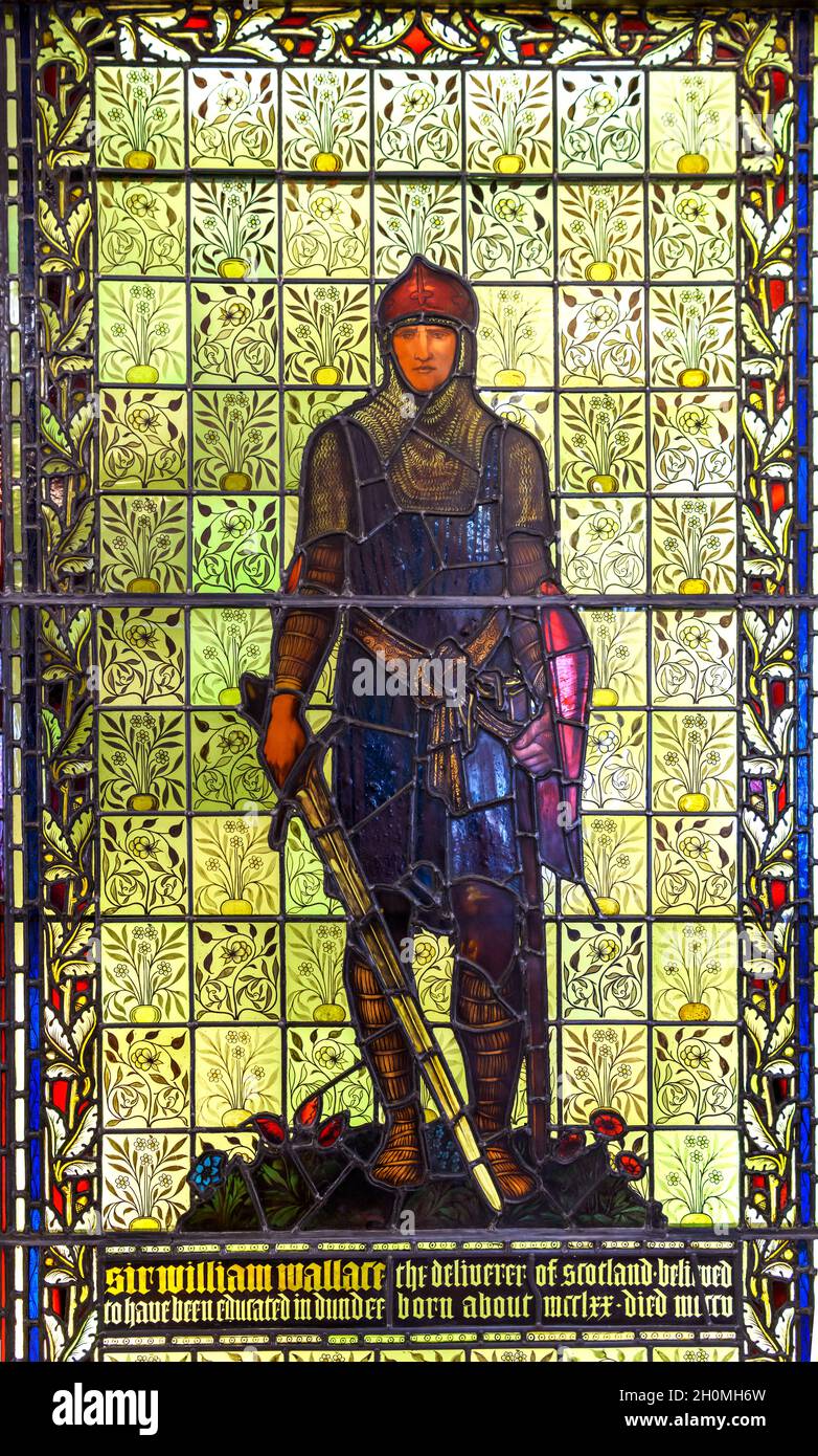 Vetrata colorata raffigurante Sir William Wallace, The McManus Art Gallery & Museum, Albert Square, Dundee, Scozia, Regno Unito Foto Stock