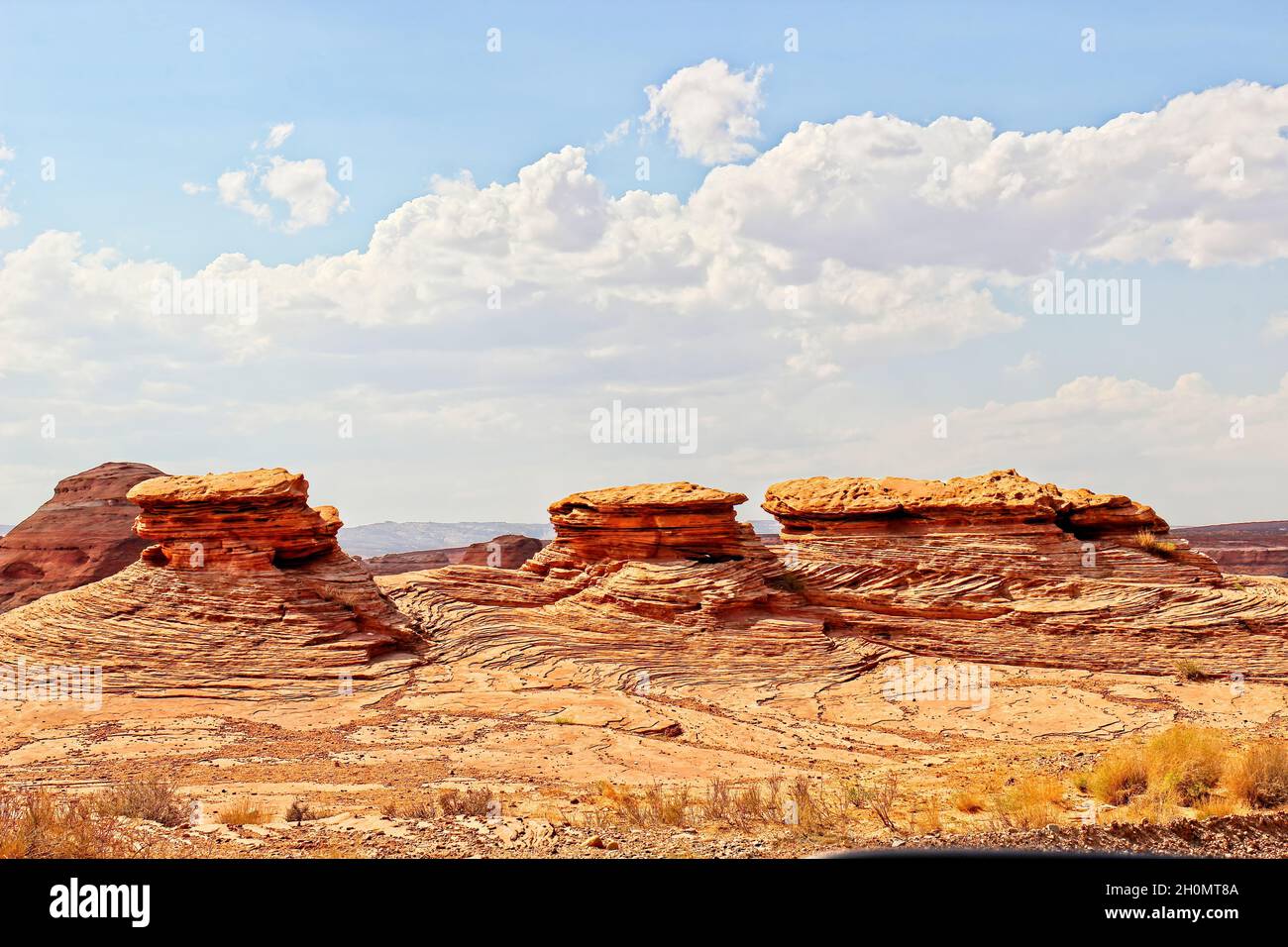 Formazioni rocciose uniche che mostrano erosione e striature Foto Stock