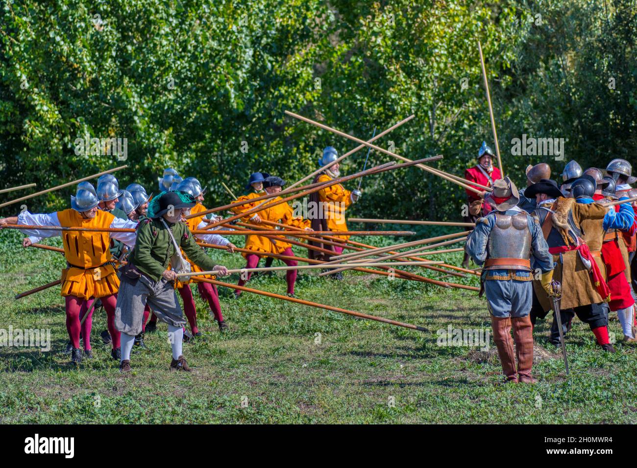 Salamanca, Spagna - 3 ottobre 2021: Rappresentazione a Salamanca del tempo del secolo d'oro spagnolo. I terzi delle Fiandre combattono in battaglia. Foto Stock