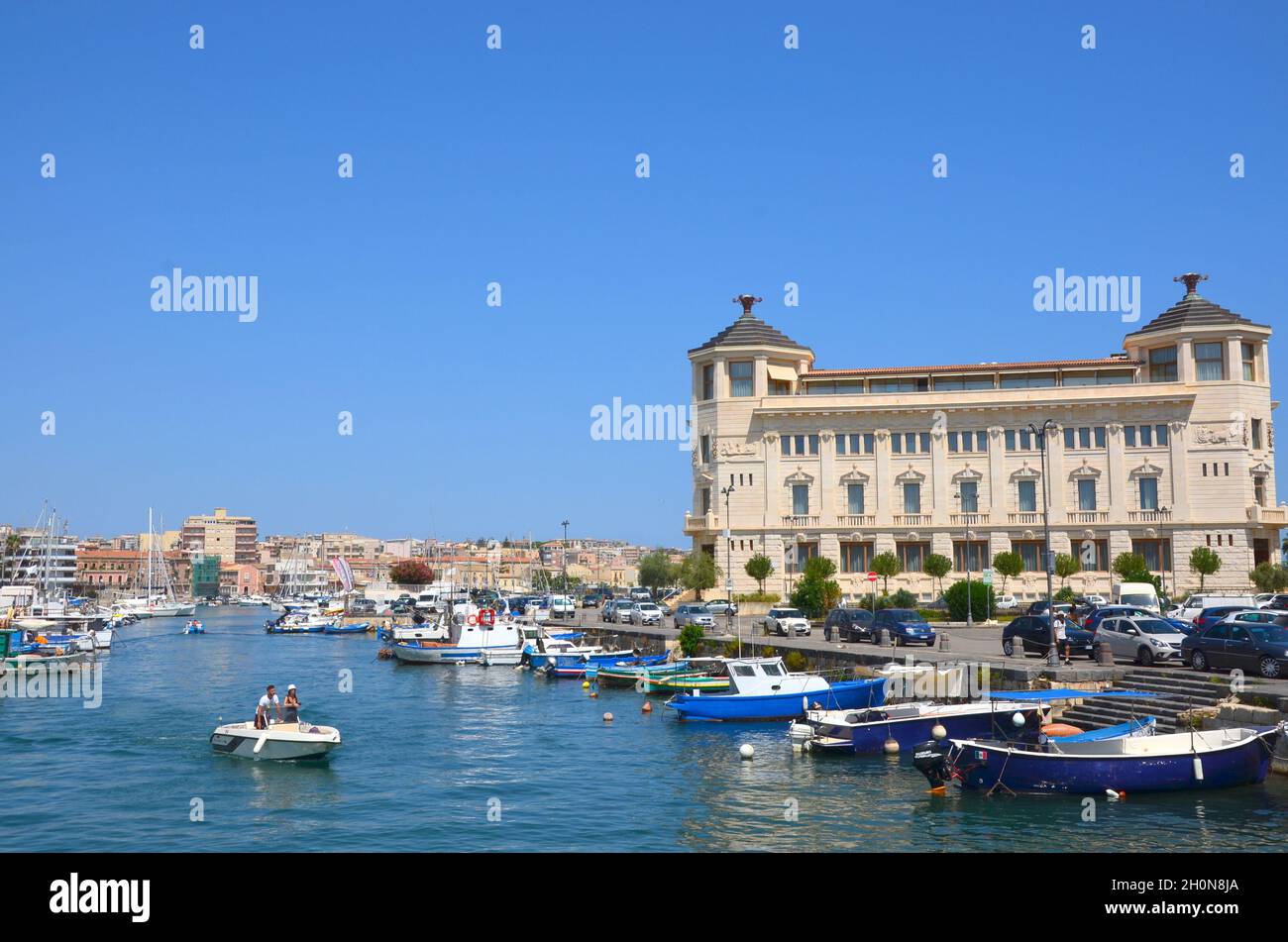 Alcune foto della bellissima città di Siracusa, antica colonia greca, scattate durante un viaggio estivo in Sicilia. Foto Stock