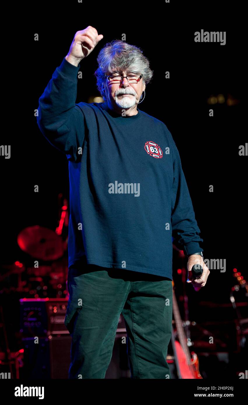 7 ottobre 2021 - Raleigh, North Carolina; USA - il cantante RANDY OWEN della band ALABAMA si esibisce dal vivo mentre il loro tour del 2021 fa una sosta alla PNC Arena situata a Raleigh. Copyright Jason Moore 2021. (Credit Image: © Jason Moore/ZUMA Press Wire) Foto Stock