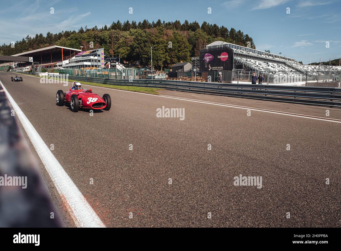 FRANCORCHAMPS, BELGIO-OTTOBRE 2021: Reportage delle 6 ore di corse di auto SPA Foto Stock FRANCORCHAMPS, BELGIO-OTTOBRE 2021: Reportage delle 6 ore di corse di auto SPA Foto Stock