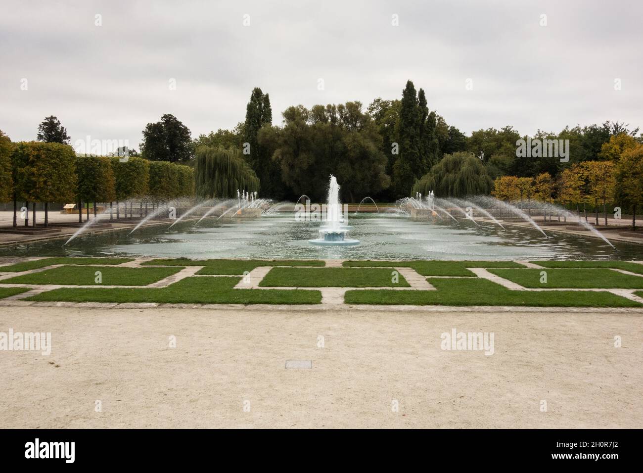 Il Festival di Britain Fountain Lake sul Grand Vista a Battersea Park, Londra, Inghilterra, Regno Unito Foto Stock