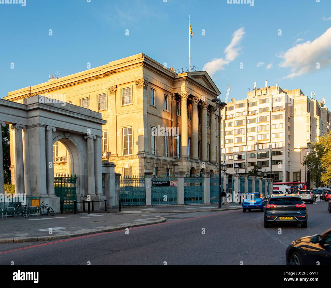 Apsley House, la residenza dei Duchi di Wellington, su Hyde Park Corner; 'No 1, Londra". Classificato di grado i, il museo di Wellington Foto Stock