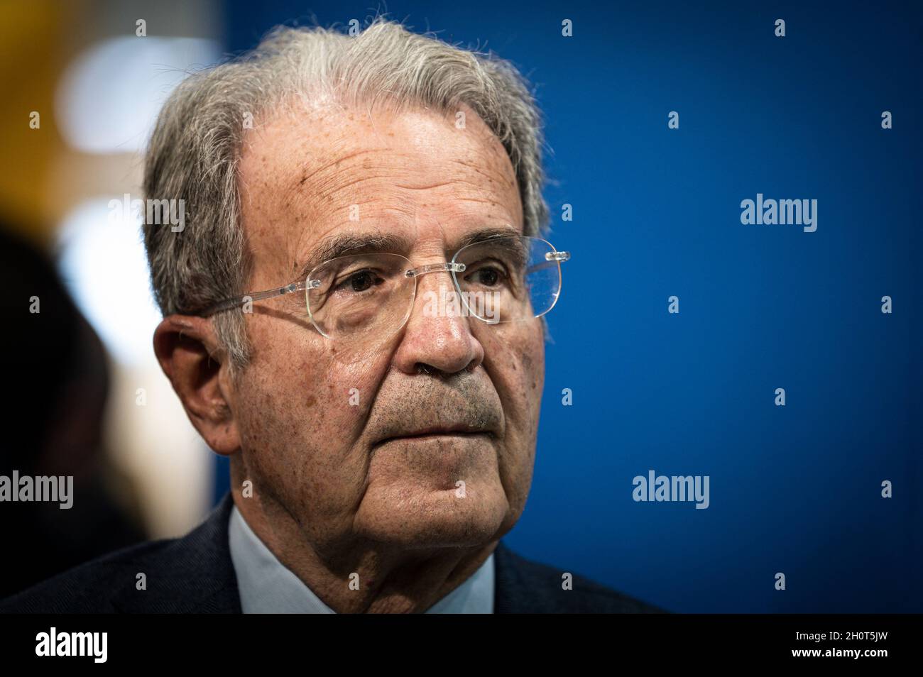 Torino, Italia. 14 ottobre 2021. Romano Prodi partecipa alla 33a Fiera Internazionale del Libro di Torino. La Fiera Internazionale del Libro di Torino (in italiano: Salone Internazionale del Libro) è la più grande fiera del libro italiana, che si tiene annualmente a Torino. Credit: Nicolò campo/Alamy Live News Foto Stock