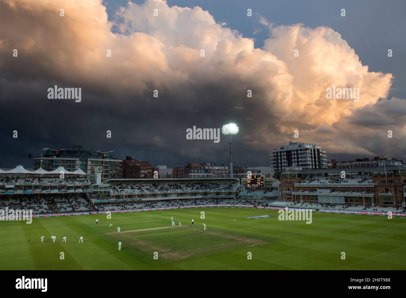 Visione generale durante la seconda giornata del terzo Investec Test Match al Lord's Cricket Ground di Londra Foto Stock