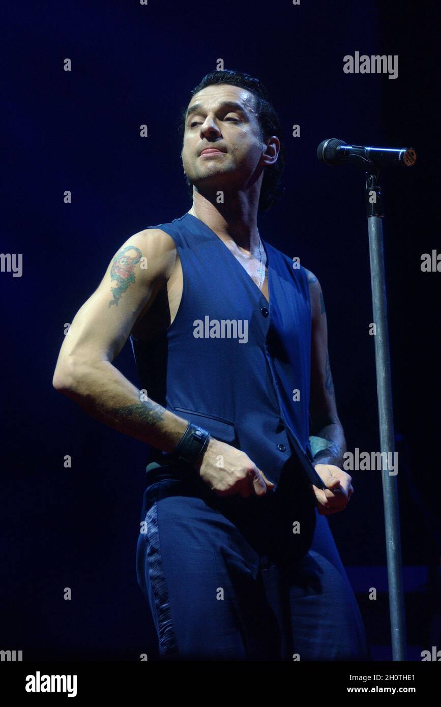 Milano Italia 2009-10-24 : concerto dal vivo della MODALITÀ DEPECHE al Forum Assago, Exciter Tour 2001, la cantante Dave Gahan durante lo spettacolo Foto Stock