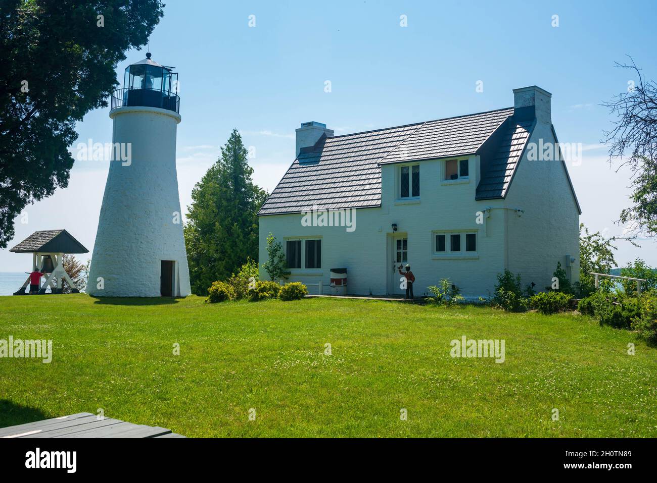 Old Presque Isle Lighthouse custodi quartieri situati in un parco pubblico Foto Stock