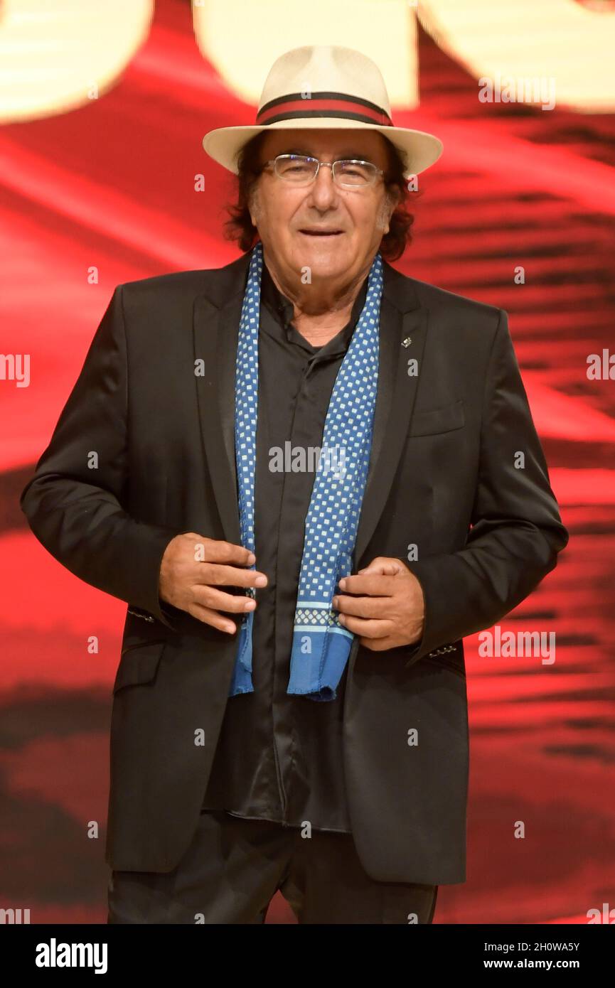 Carrisi al bano immagini e fotografie stock ad alta risoluzione - Alamy