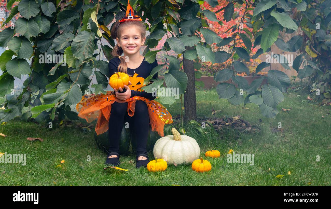 DIY Minion Costumes – An Epic Tutorial  Costumi da bambina, Costumi di  halloween per bambini, Tutorial costume