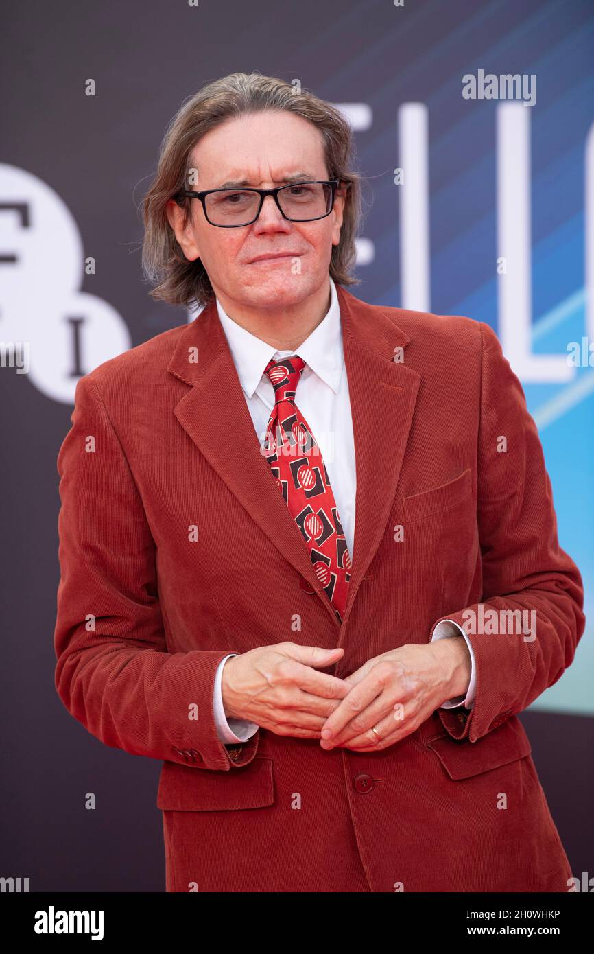 Londra, Regno Unito. 14 Ott 2021. LONDRA, INGHILTERRA - OTTOBRE 14: Stephen Woolley partecipa alla premiazione britannica della “Domenica di Mothering” durante il 65° Festival BFI di Londra al Royal Festival Hall il 14 ottobre 2021 a Londra, Inghilterra. Foto di Gary Mitchell/Alamy Live News Foto Stock