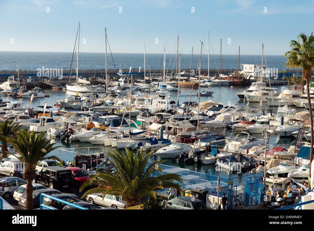 Porto turistico di Puerto Colon nella zona di Costa Adeje di Tenerife Foto Stock