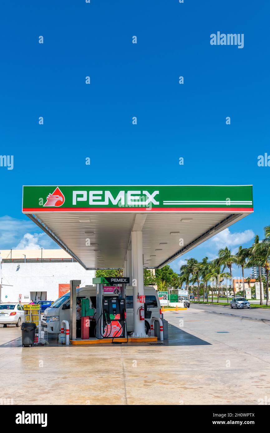 Stazione di servizio Pemex, Cancun, Messico, 2021 Foto Stock