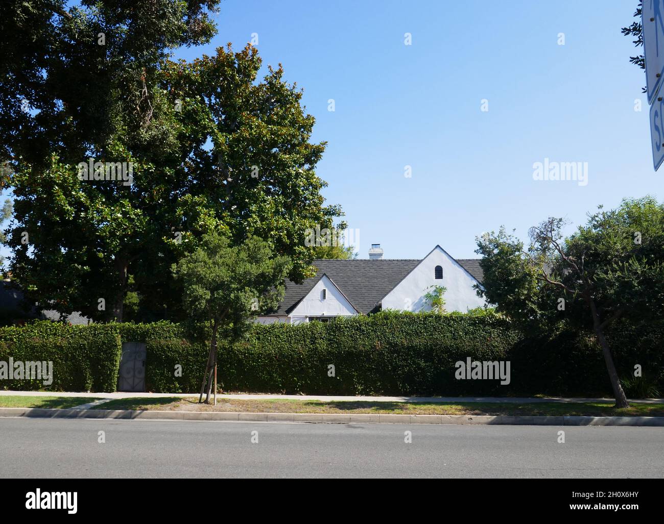 Beverly Hills, California, USA 7 settembre 2021 una visione generale dell'atmosfera di attrice Theda Bara e di Actor Charles Brabin ex casa / casa a 632 N. Alpine Drive il 7 settembre 2021 a Beverly Hills, California, USA. Foto di Barry King/Alamy Stock Foto Foto Stock