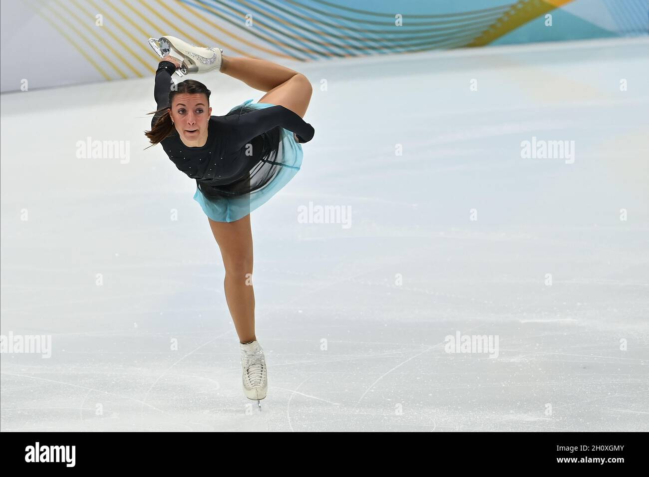 Pechino, Cina. 15 ottobre 2021. Nicole Schott di Germania compete durante l'esperienza Beijing Asian Open Figure Skating Trophy Women Single Skating Free Skating a Pechino, capitale della Cina il 15 ottobre 2021. Credit: Chen Yichen/Xinhua/Alamy Live News Foto Stock