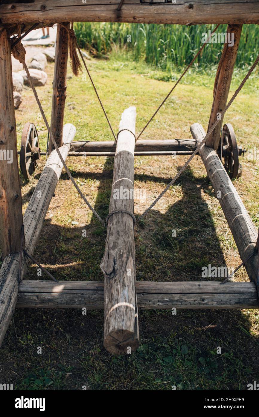 Un'arma in legno per l'assedio e l'apertura delle porte del castello Foto Stock