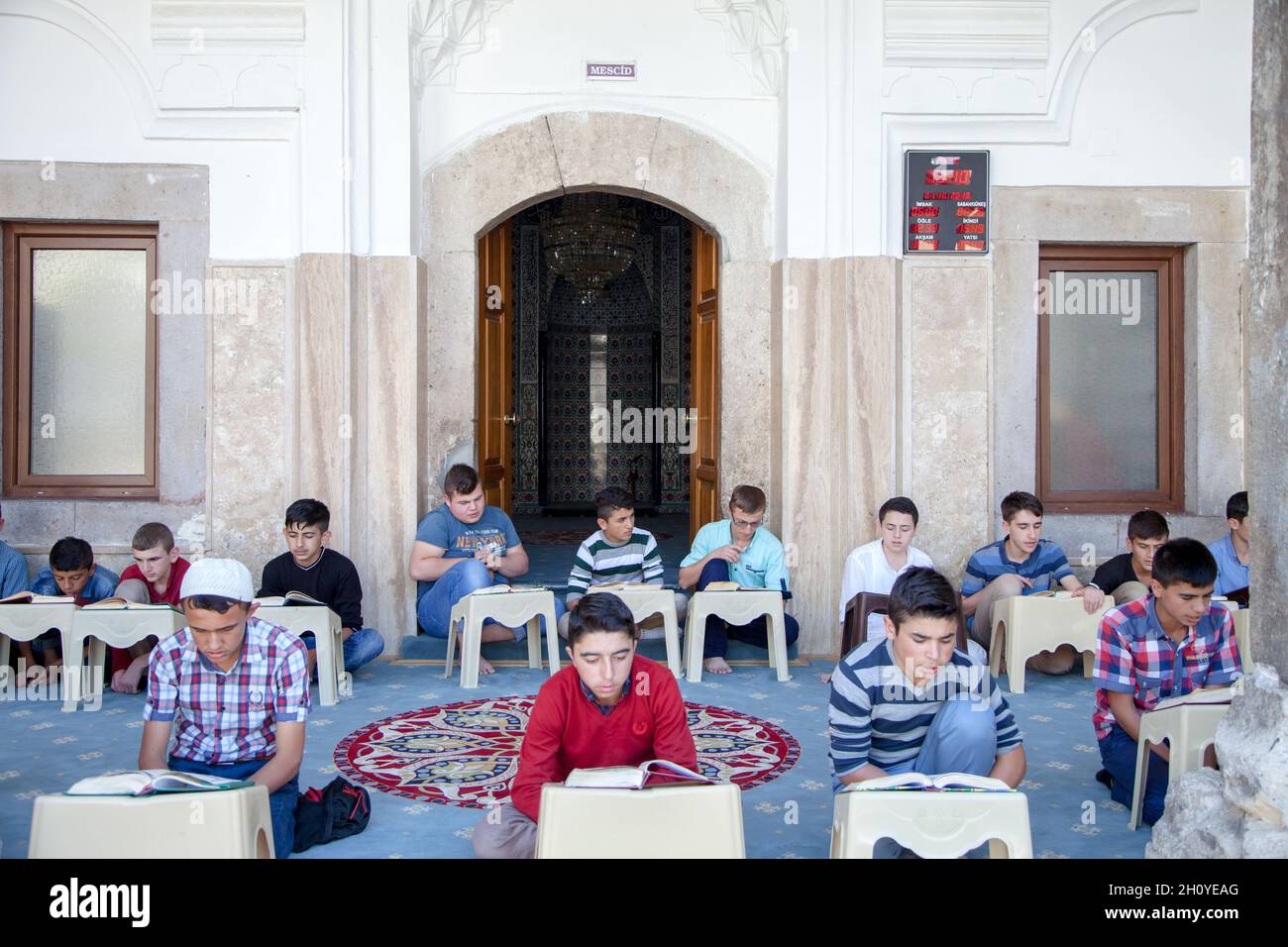 Amasya,Turchia - 10-01-2015:un gruppo di studenti durante l'educazione religiosa nel corso di Quran Foto Stock