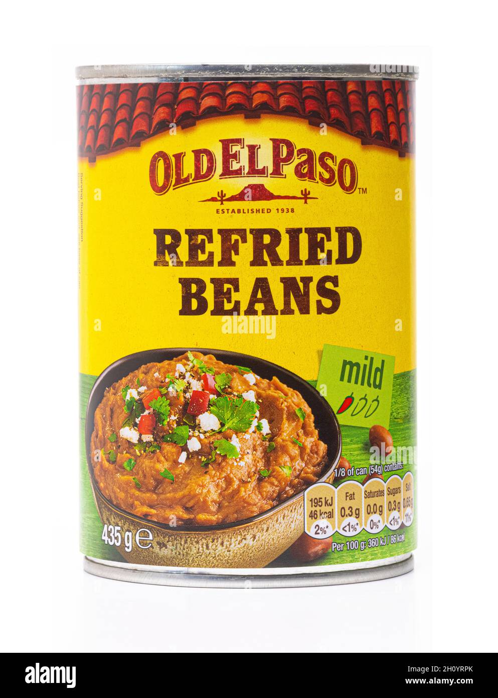SWINDON, UK - 15 OTTOBRE 2021: Lattina di fagioli fritti Old El Paso su sfondo bianco Foto Stock