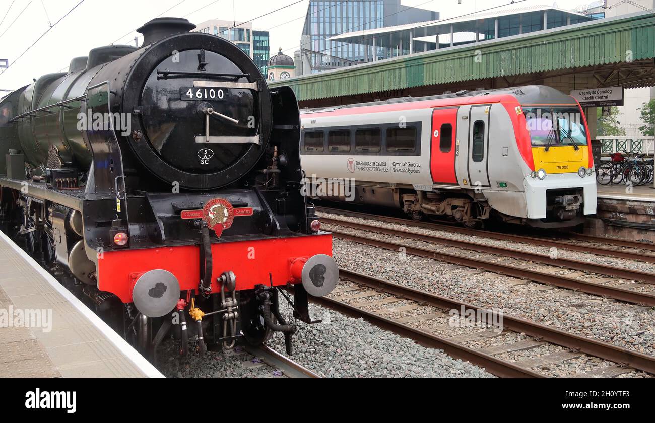 Locomotiva LMS n. 46100 Royal Scot alla stazione centrale di Cardiff dopo aver trasportato i treni Saphos railtour il Welshman da Kingswear. 14.09.2021. Foto Stock