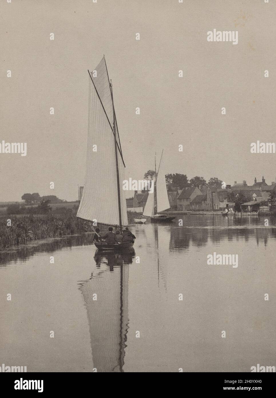 Vita e Paesaggio sui Broads di Norfolk: Il Villaggio di Horning, 1886. Peter Henry Emerson (britannico, 1856-1936). Stampa Platinum; immagine e carta: 22.3 x 16.7 cm (8 3/4 x 6 9/16 pollici); montata: 41 x 28.6 cm (16 1/8 x 11 1/4 pollici). Foto Stock