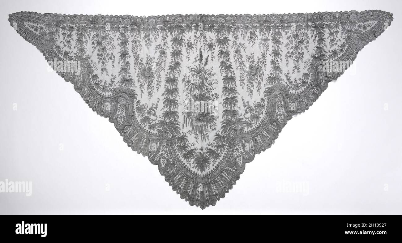 Merletto di bobble (Chantilly) Shawl, metà del 19 ° secolo. Francia, Chantilly ?, metà del 19 ° secolo. Pizzo, rocchetto: Seta; totale: 141 x 280.7 cm (55 1/2 x 110 1/2 poll.). Foto Stock