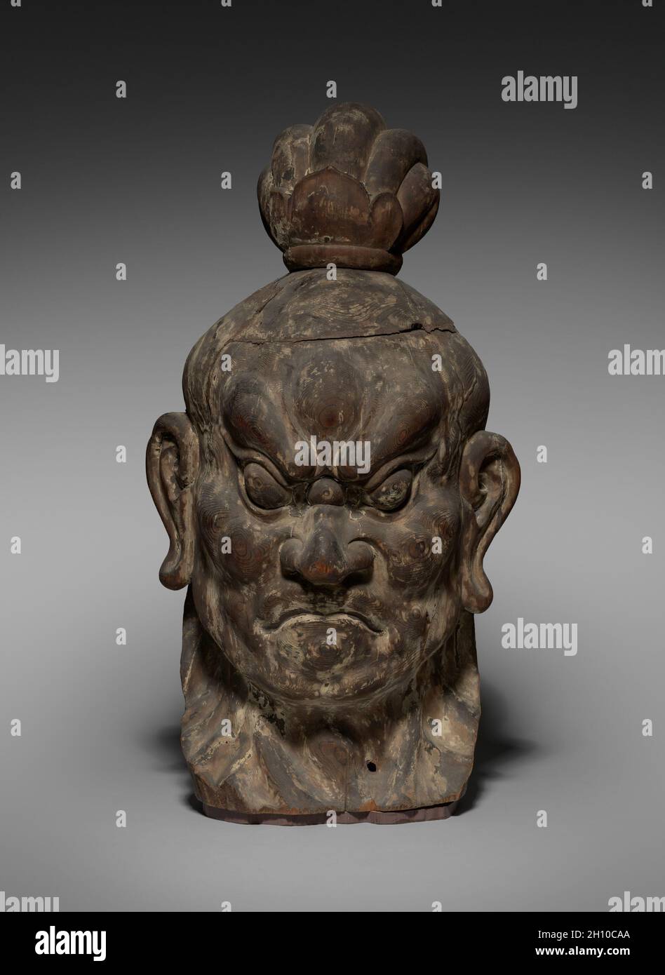 Testa di Ni-o a bocca chiusa, 1200. Giappone, periodo Kamakura (1185-1333). Legno; totale: 76.8 x 37.8 cm (30 1/4 x 14 7/8 poll.). Foto Stock