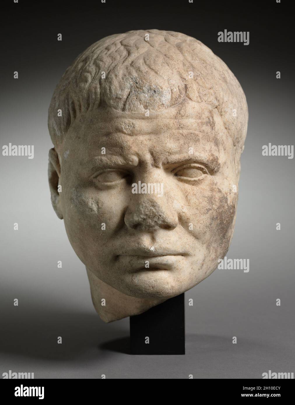 Ritratto testa di un uomo, c.. AD 100. Italia, romana, primi del II secolo. Marmo; totale: 26.3 cm (10 3/8 poll.). Foto Stock