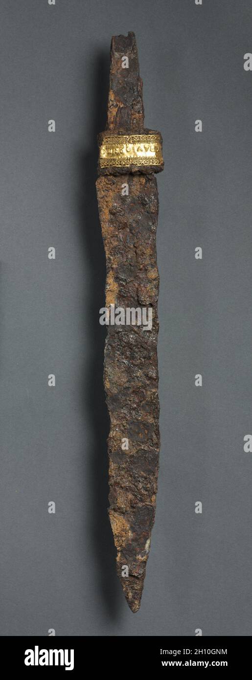 Coltello a taglio singolo (Scramasax), 600 s. Frankish, Champagne(?), periodo di migrazione, VII secolo. Ferro, rame e lamina d'oro; Foto Stock