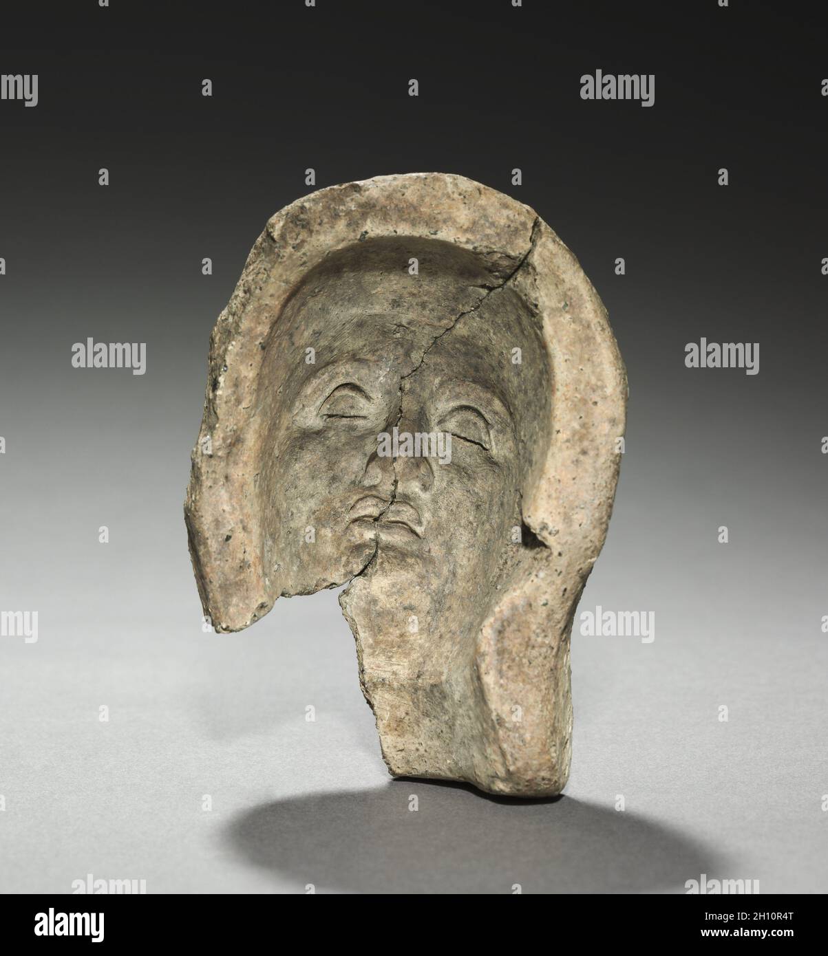 Stampo per testa maschio, ad 1-300. Italia, romana. Terracotta; totale: 9.9 x 6.4 x 4.8 cm (3 7/8 x 2 1/2 x 1 7/8 pollici). Foto Stock