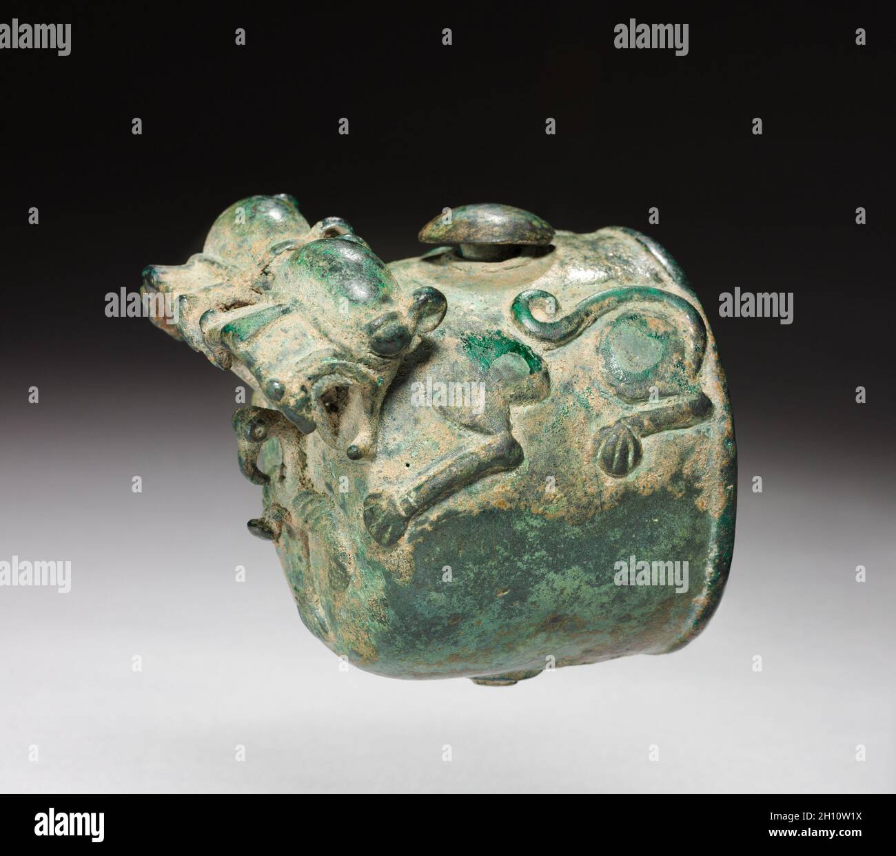 Coppa albero Axel, c. 800–700 A.C. Iran, Luristan. Bronzo, fuso; diametro: 8.6 cm (3/8 in.); totale: 7 cm (3/4 in.). Foto Stock