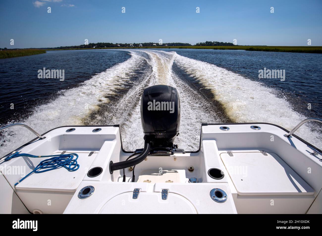 barca wake - Fishing Creek, Edisto Island, South Carolina, USA Foto Stock
