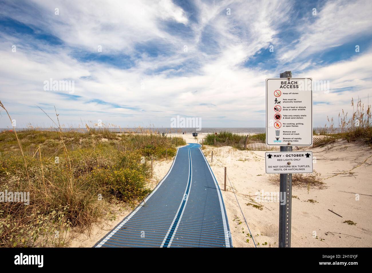 Segnale di accesso alla spiaggia al Great Dunes Park - Jekyll Island, Georgia, USA [accesso per disabili] Foto Stock