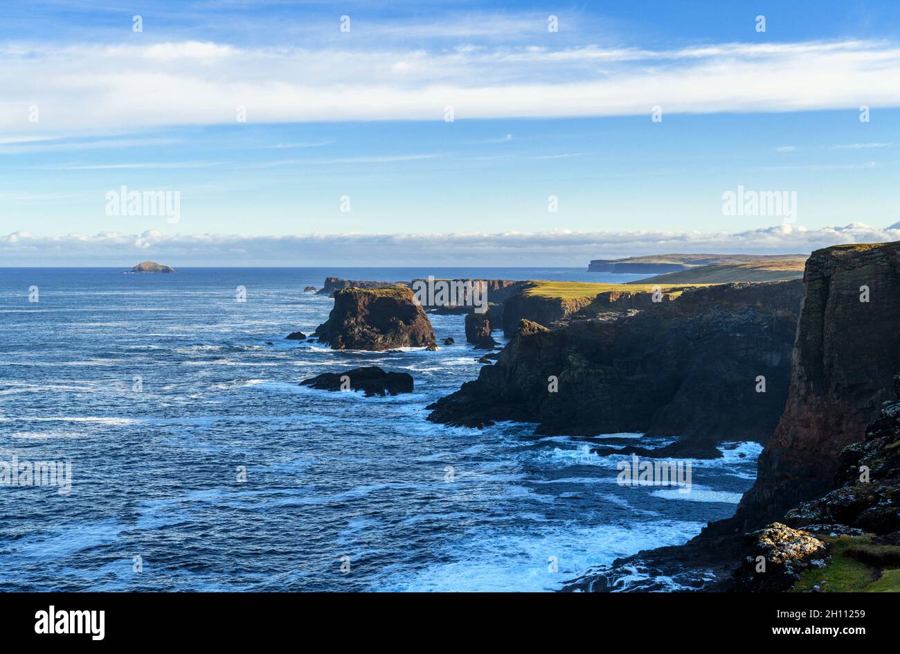 Scogliere a Eshaness, Mainland, Shetland, Scozia, Regno Unito Foto Stock