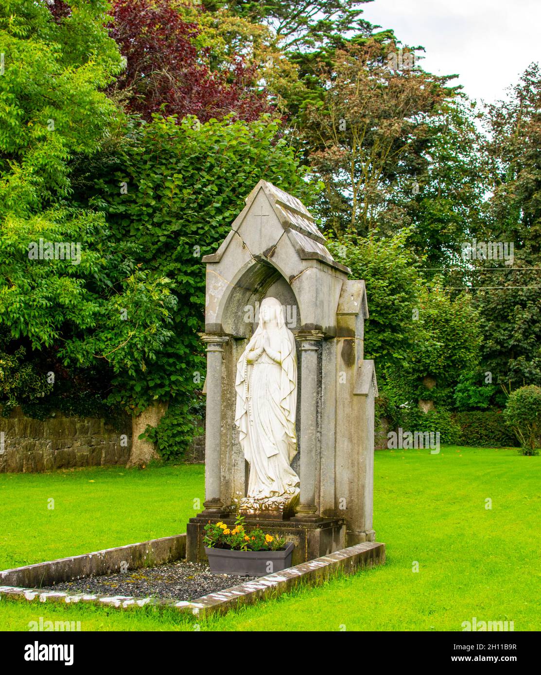 Figure religiose, preghiera, monumenti ecclesiastici, uno storico della cultura cattolica Foto Stock