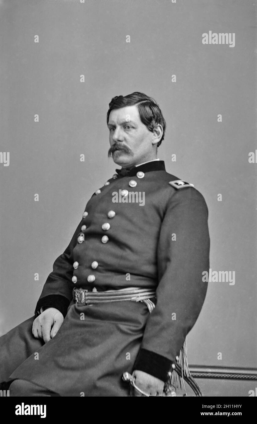 George Brinton McClellan (1826-1885), American Civil War Union General, ritratto a tre quarti di lunghezza seduto in uniforme militare, Mathew Brady Studio, 1860 Foto Stock
