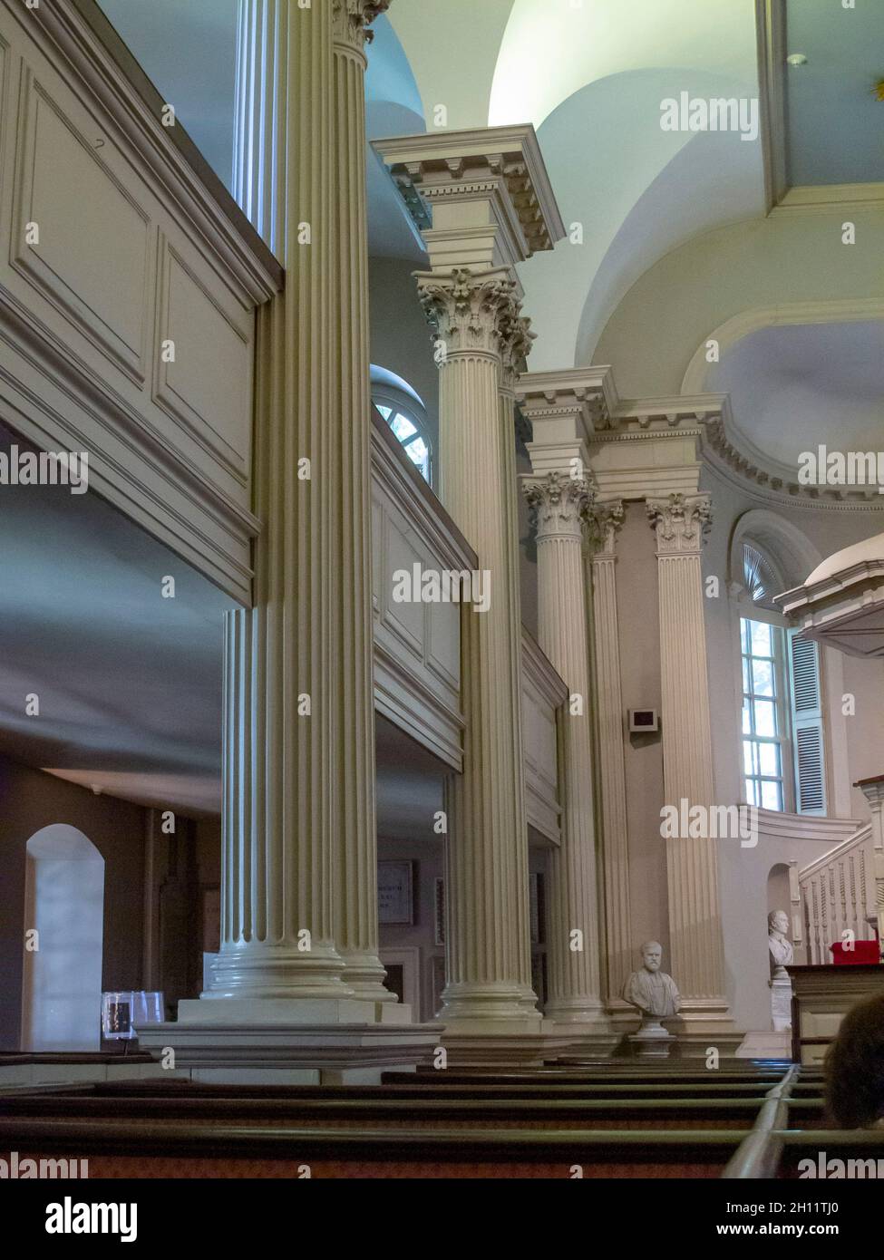 Dettagli architettonici all'interno della King's Chapel in Tremont Street a Boston, Massachusetts Foto Stock