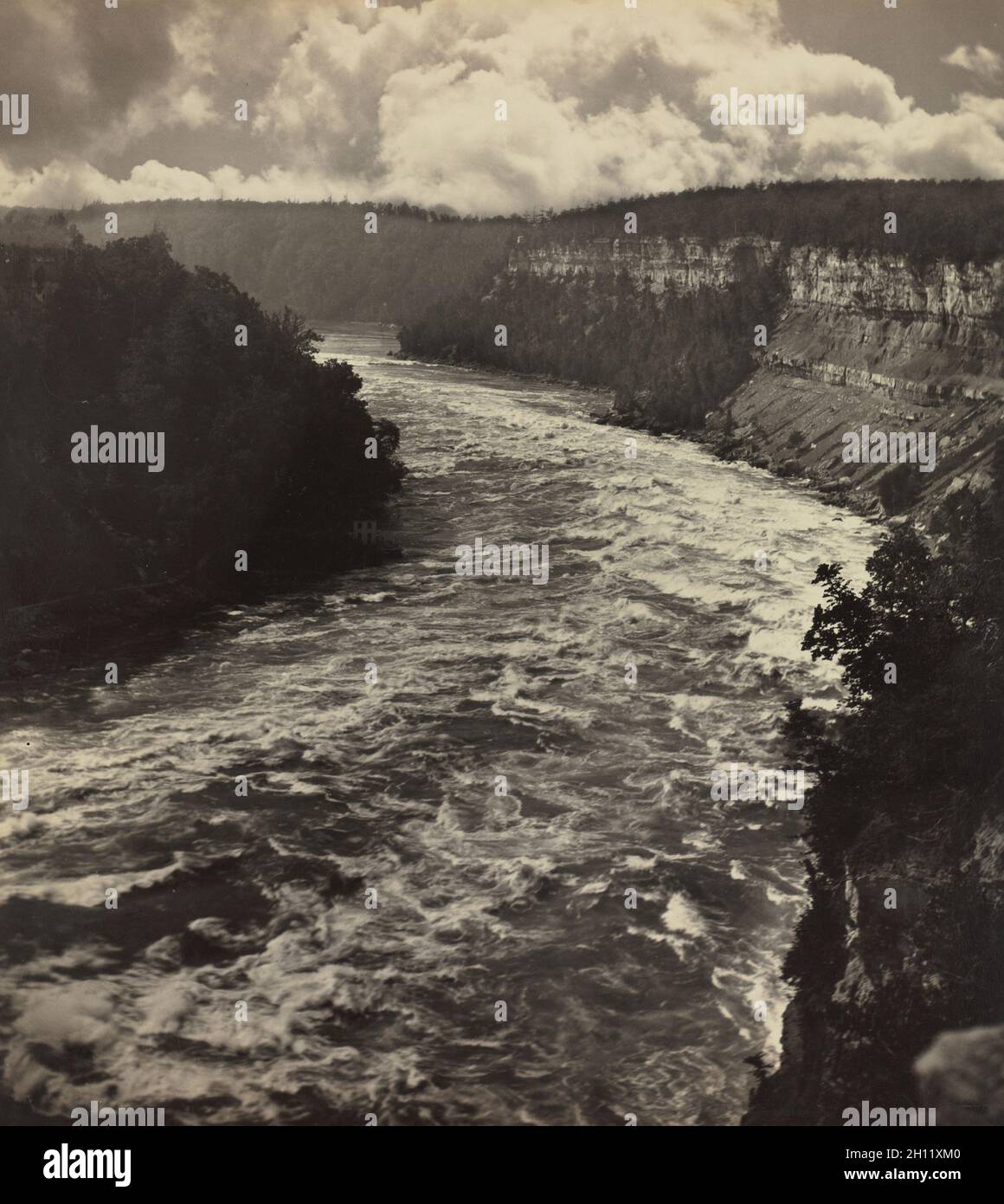 Niagara, rapide, c.. 1880 s. America o Canada, 19 ° secolo. Stampa albume da vetro negativo; immagine: 43.4 x 39 cm (17 1/16 x 15 3/8 poll.); opaca: 81.3 x 71.1 cm (32 x 28 poll.). Foto Stock