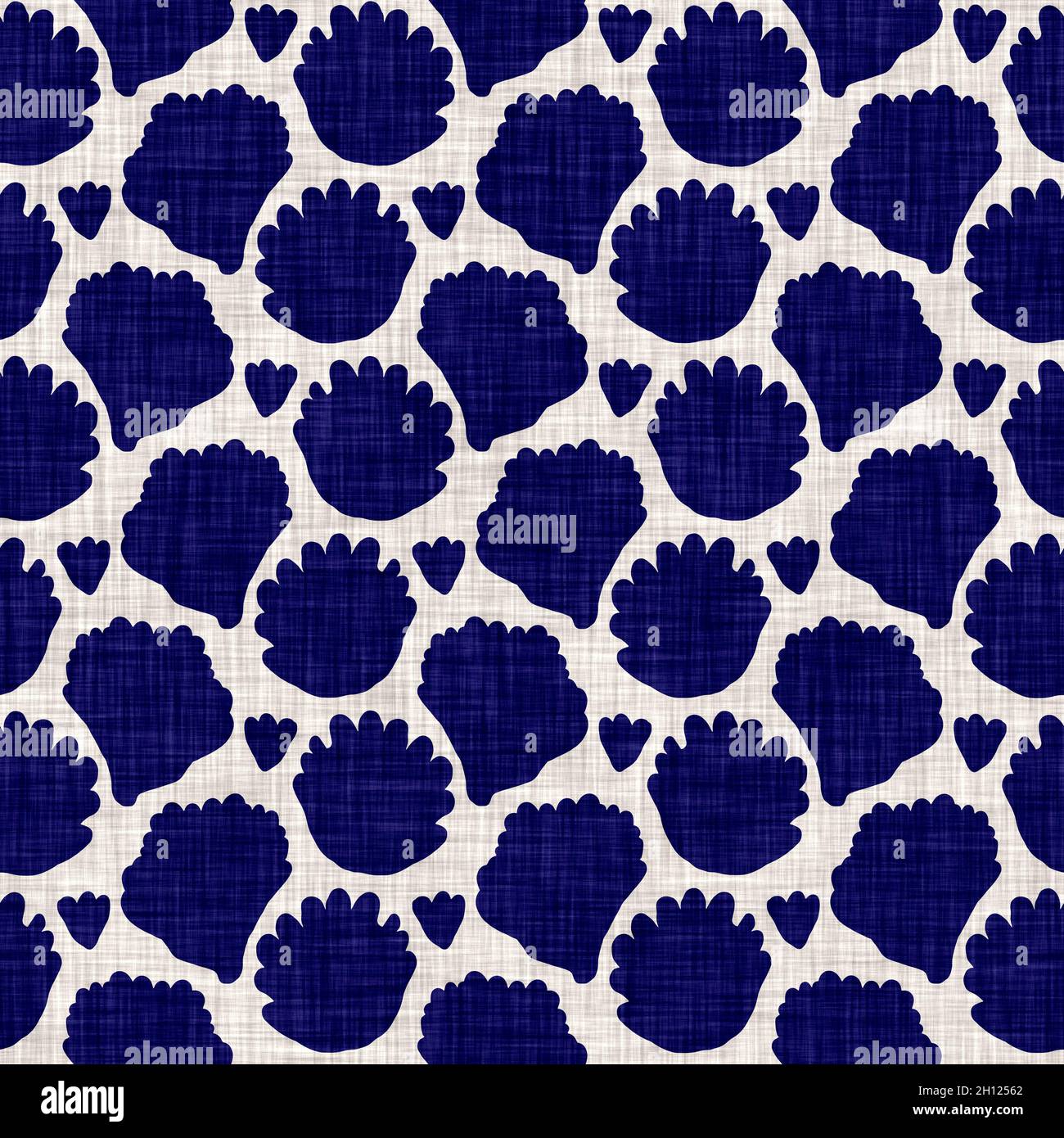 Indigo blu fogliame blocco stampa tinto lino texture sfondo. Ripetizione batik tessuto giapponese senza cuciture. Sfocatura floreale organica stressata Foto Stock