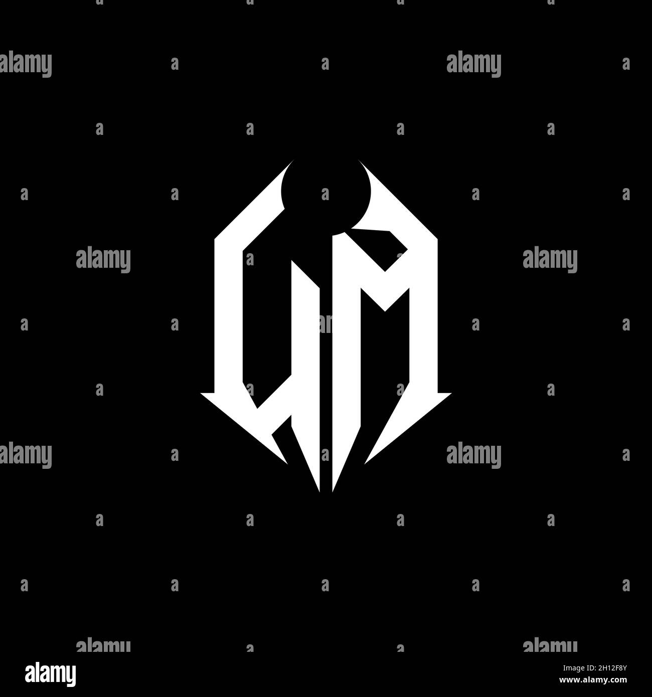 LETTERA del logo DEL monogramma DI UM con modello di design in metallo su sfondo nero, scritta in metallo, lettera in metallo per musica e giochi. Illustrazione Vettoriale