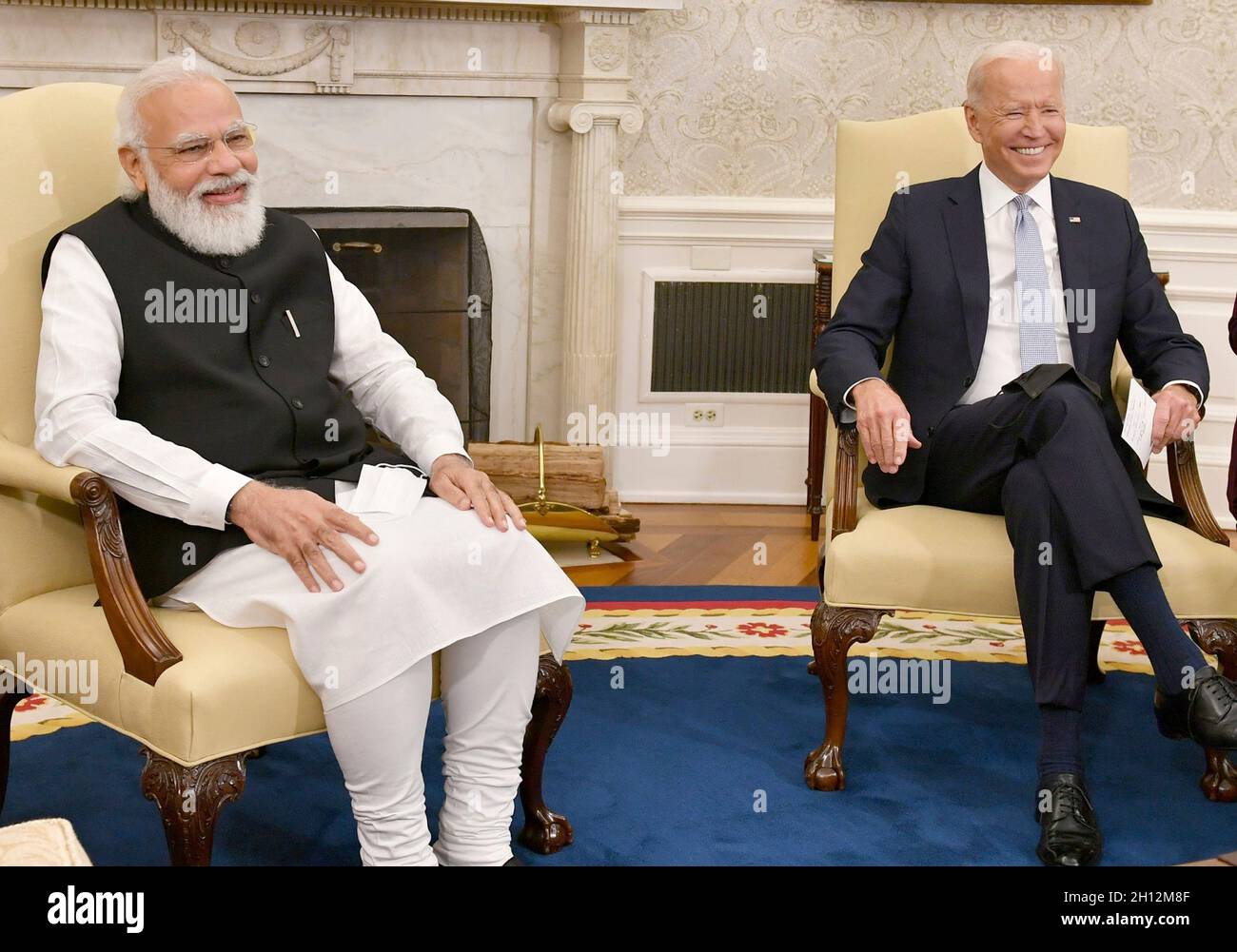 Washington, Stati Uniti d'America. 24 Settembre 2021. Il presidente degli Stati Uniti Joe Biden e il primo ministro indiano Narendra modi, hanno lasciato, durante un incontro bilaterale nell'ufficio ovale della Casa Bianca 24 settembre 2021 a Washington, D.C. accreditamento: Ufficio di informazione stampa/PIB Foto/Alamy Live News Foto Stock