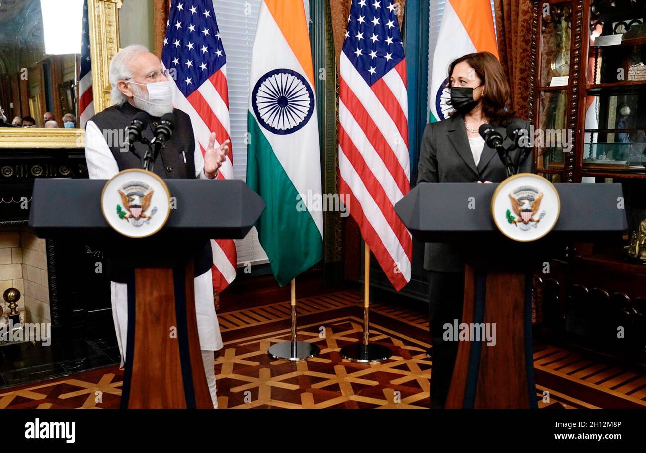 Washington, Stati Uniti d'America. 23 Settembre 2021. Il Vice Presidente degli Stati Uniti Kamala Harris, a destra, durante una conferenza stampa congiunta con il primo Ministro dell'India Narendra modi, nel Eisenhower Executive Office Building 23 settembre 2021 a Washington, D.C. Credit: Press Information Bureau/PIB Photo/Alamy Live News Foto Stock