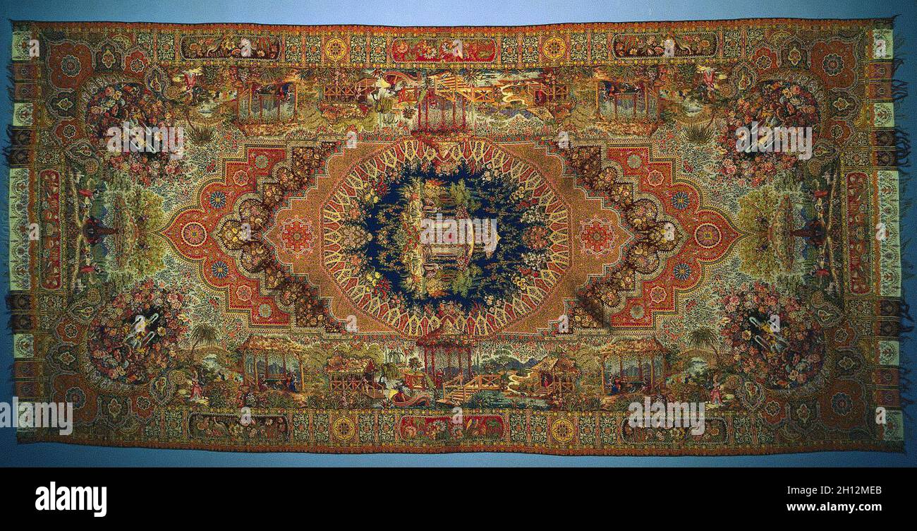 Scialle con scene di genere, 1875-1899. La Francia, a Parigi o a Lione, terzo quarto del XIX secolo. Seta tessuta; complessivo: 356.6 x 168,9 cm (140 3/8 x 66 1/2 in.). Foto Stock