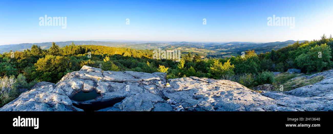 Vista panoramica da la Roche d Ajoux, Beaujolais, Francia Foto Stock